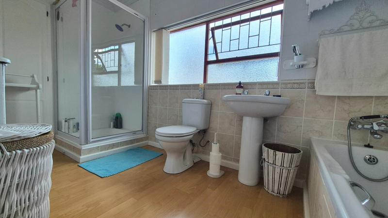 4 Bedroom Property for Sale in Hartenbos Heuwels Western Cape